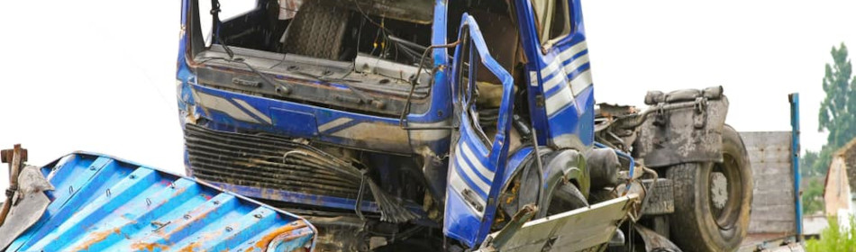 Truck destroyed after fatal accident on road